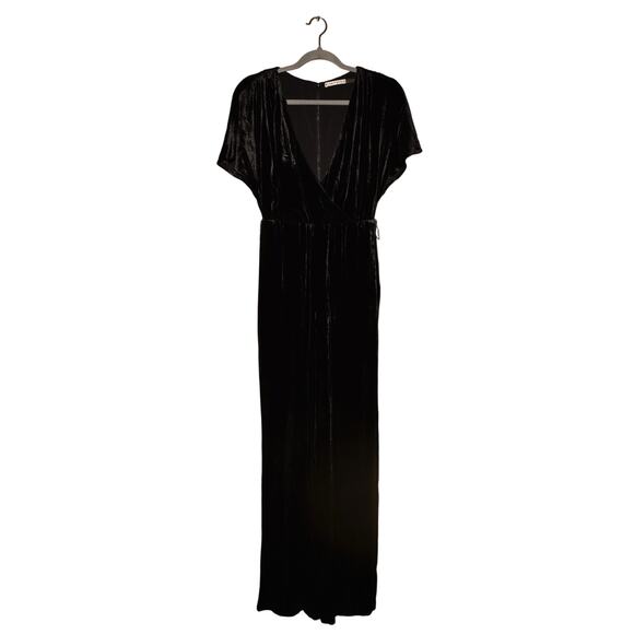 ALICE + OLIVIA $550 Black Breanna Velvet Wrap Top Wide Leg‎ Jumpsuit Size 2 - Picture 1 of 3